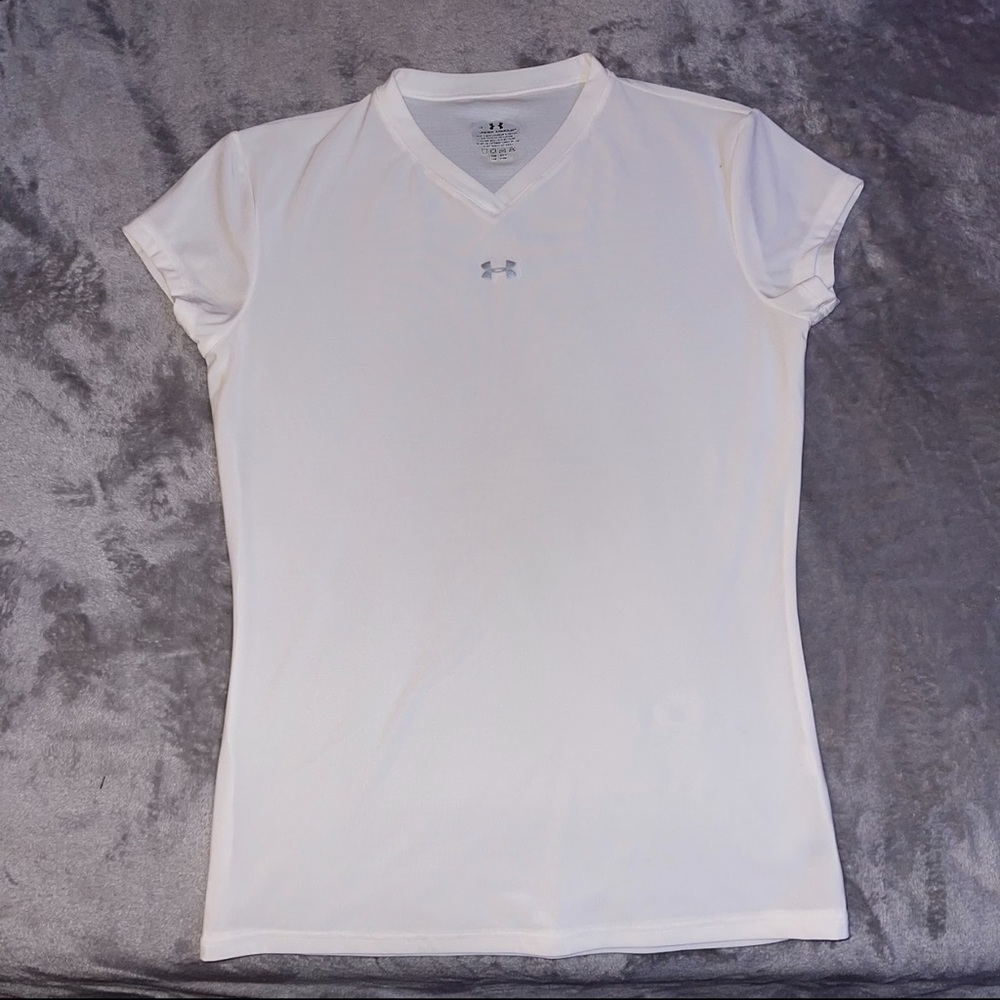 Under Armour white stretchy t-shirt/ top/ shirt